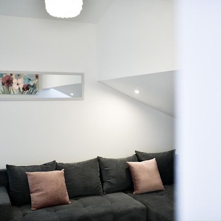 Grey Apartment Old Town زادار المظهر الخارجي الصورة