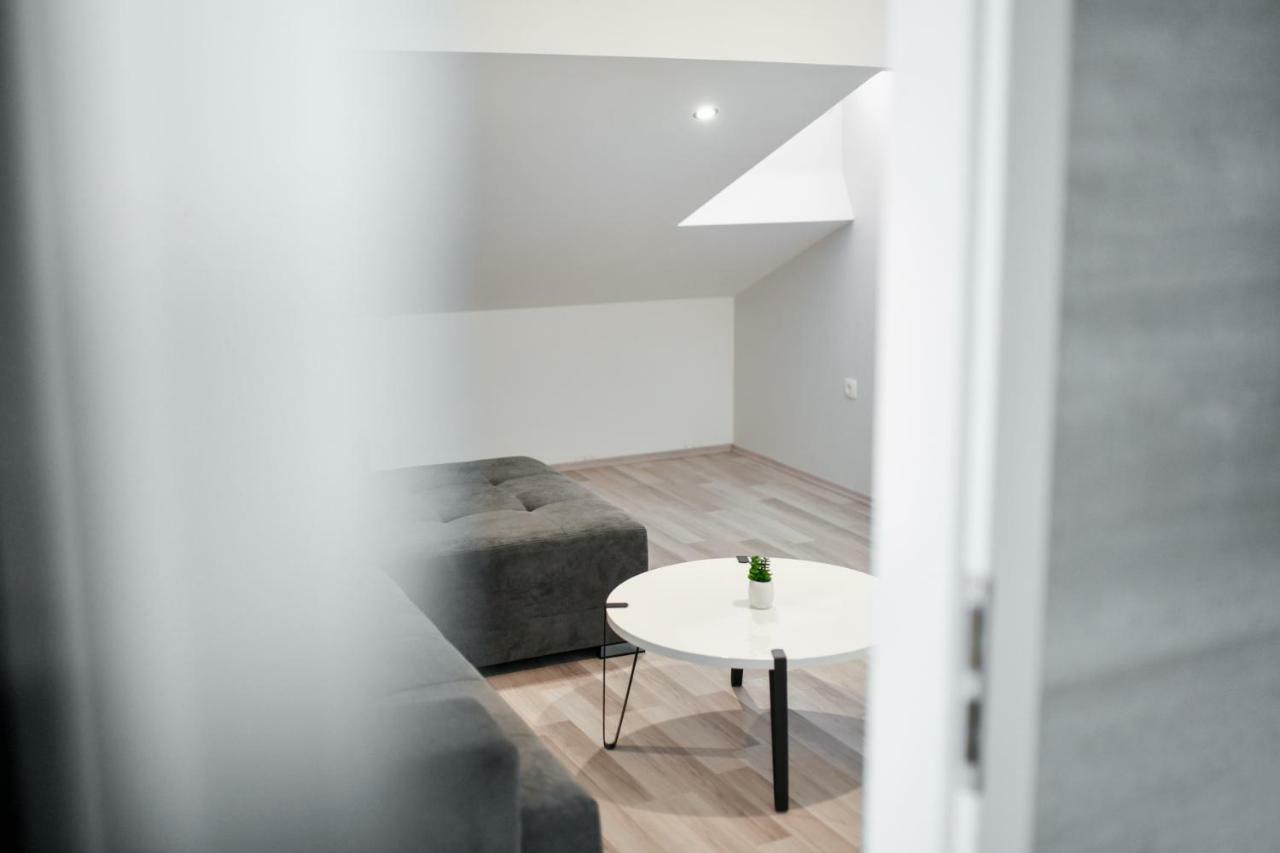Grey Apartment Old Town زادار المظهر الخارجي الصورة