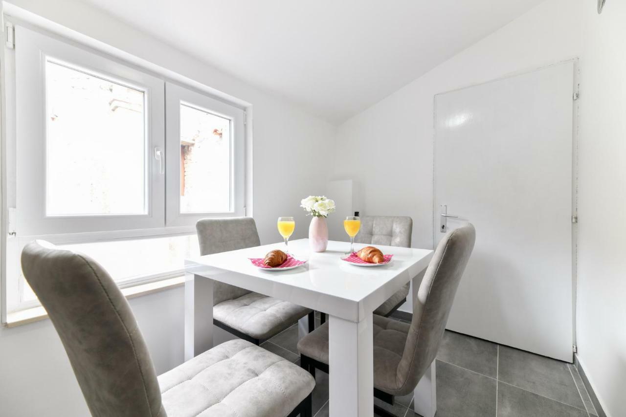 Grey Apartment Old Town زادار المظهر الخارجي الصورة