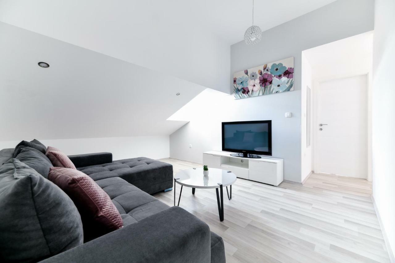 Grey Apartment Old Town زادار المظهر الخارجي الصورة