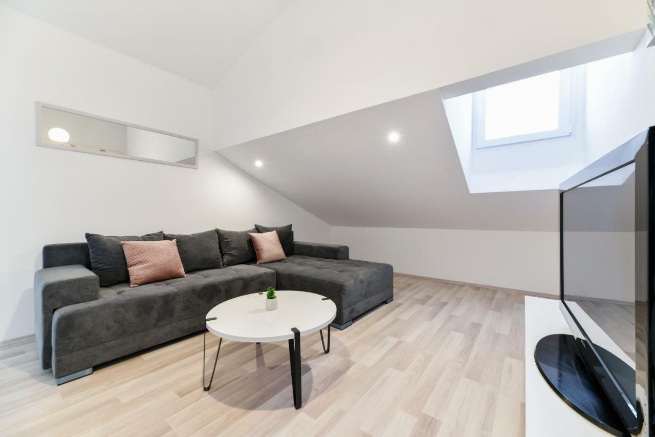 Grey Apartment Old Town زادار المظهر الخارجي الصورة