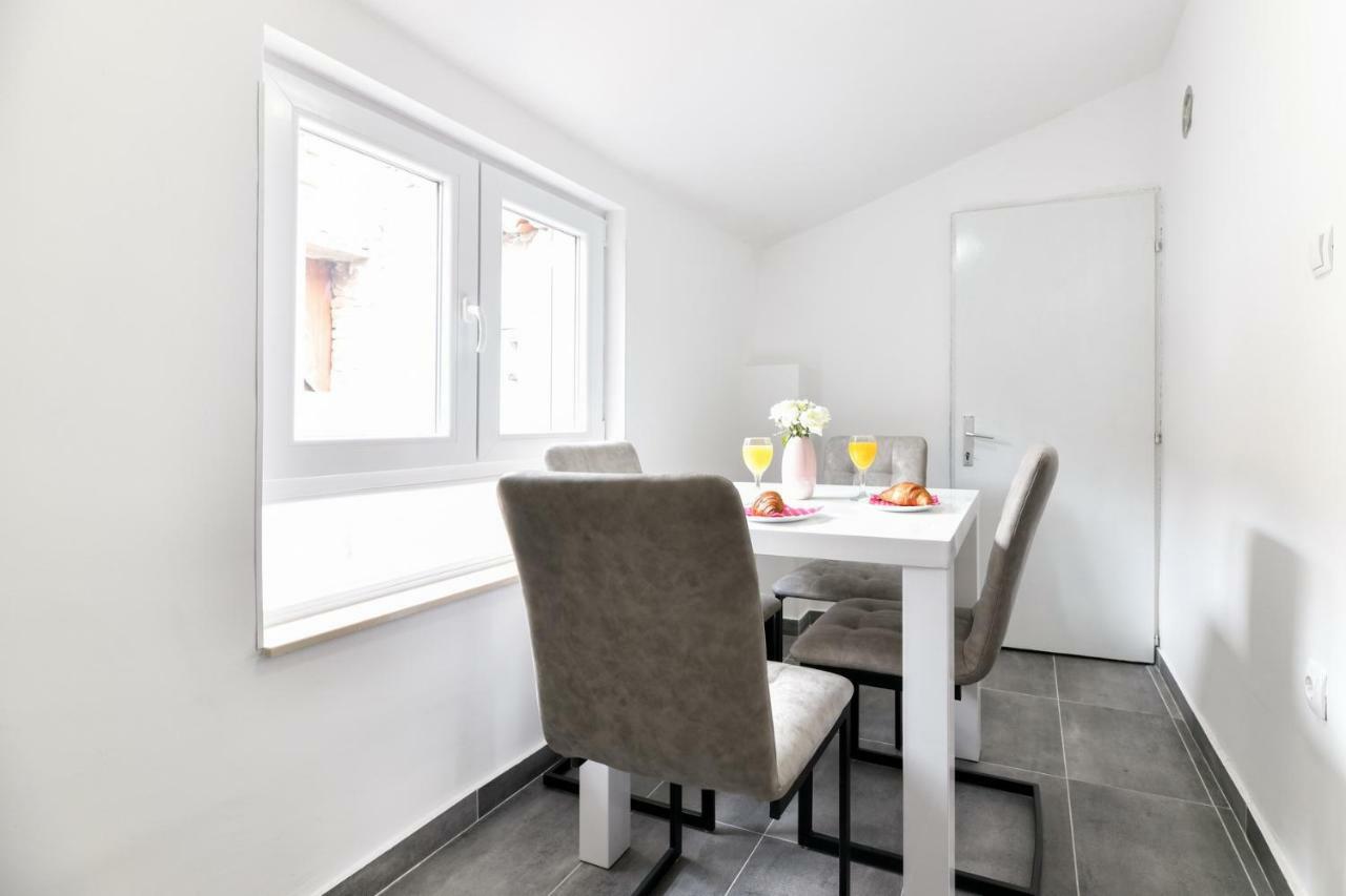 Grey Apartment Old Town زادار المظهر الخارجي الصورة