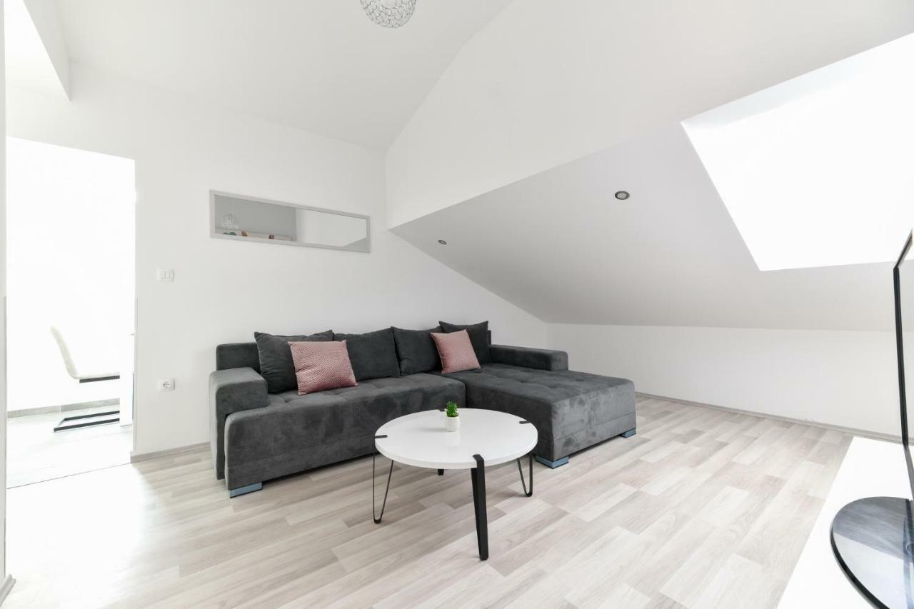 Grey Apartment Old Town زادار المظهر الخارجي الصورة